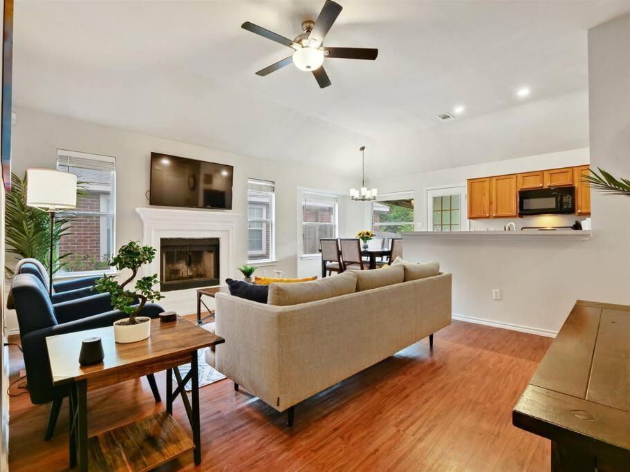 Cozy Getaway, Minutes from Austin! - Huis Met Drie Slaapkamers