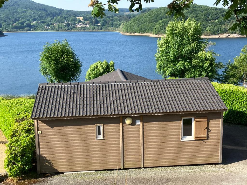 Photo de la galerie de l'établissement Les Rives du Lac du Laouzas, à Nages