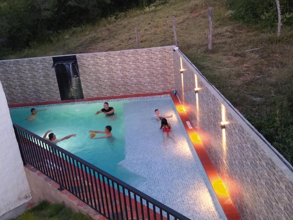 Bazén v ubytování Cosmos Tatacoa Hotel nebo v jeho okolí