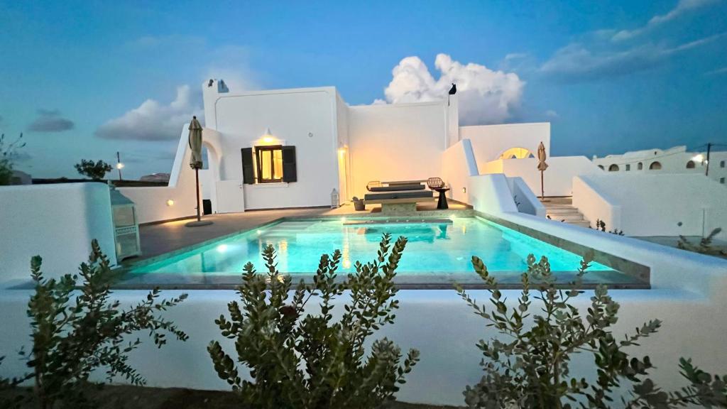 Bazén v ubytování Vineyard Exclusive Suites nebo v jeho okolí