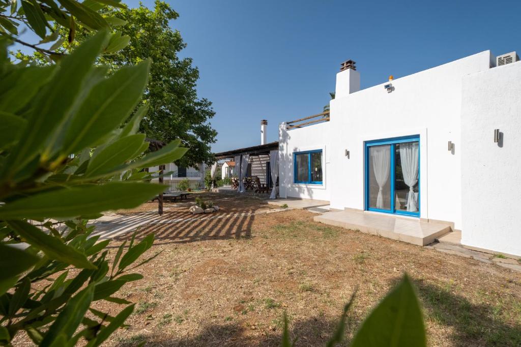 Vonkajšia záhrada v ubytovaní Saint Minas Suite Home
