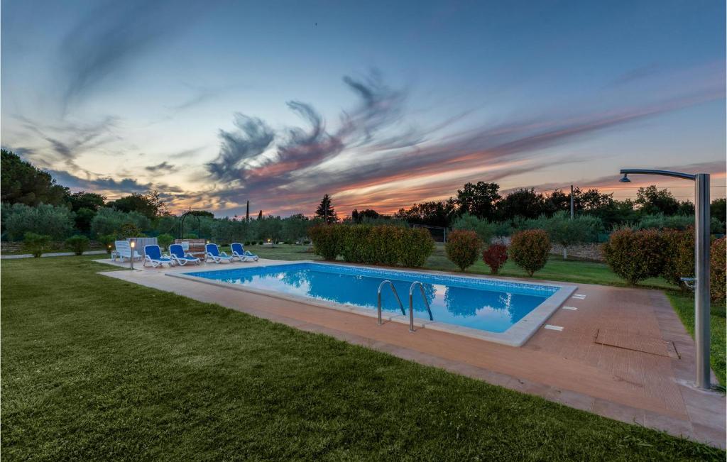 Basen w obiekcie Lovely Home In Rovinj With Wifi lub w pobliżu