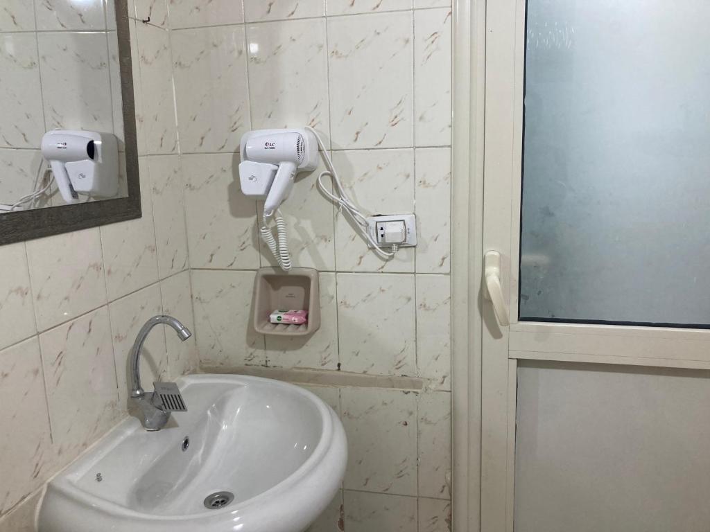 Kupaonica u objektu Near Lebanon Square Apartment