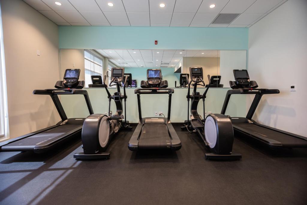 O centro de fitness e/ou as comodidades de fitness de Tru By Hilton Yarmouth, Ns