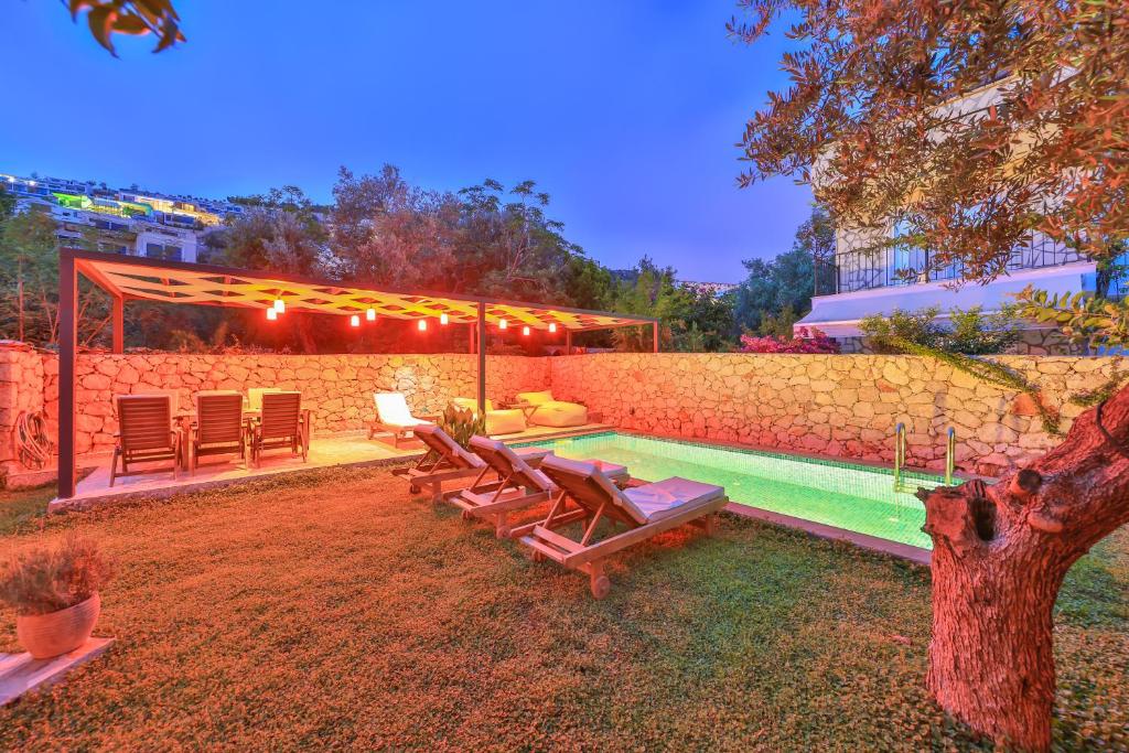 A garden outside Villa Roxy 3 BR villa with one of the most unique gardens in Kalkan