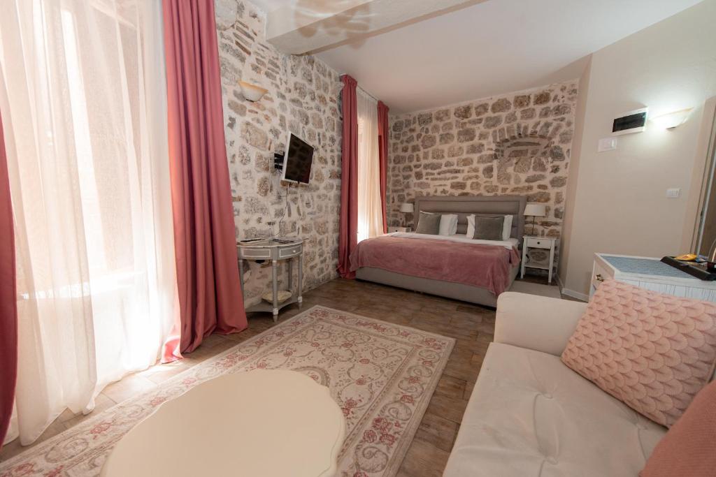 Antika Guesthouse - 1