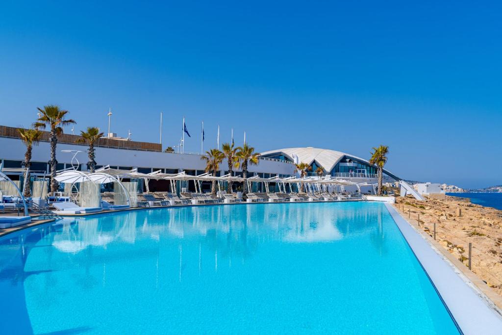 Coral Reef Apartments - 18