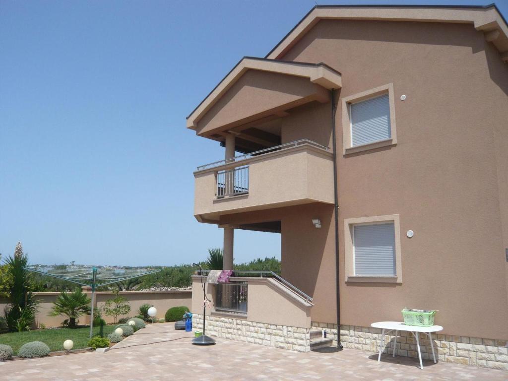 Balkón nebo terasa v ubytování House in Zaton near Sandy Beaches & Nin