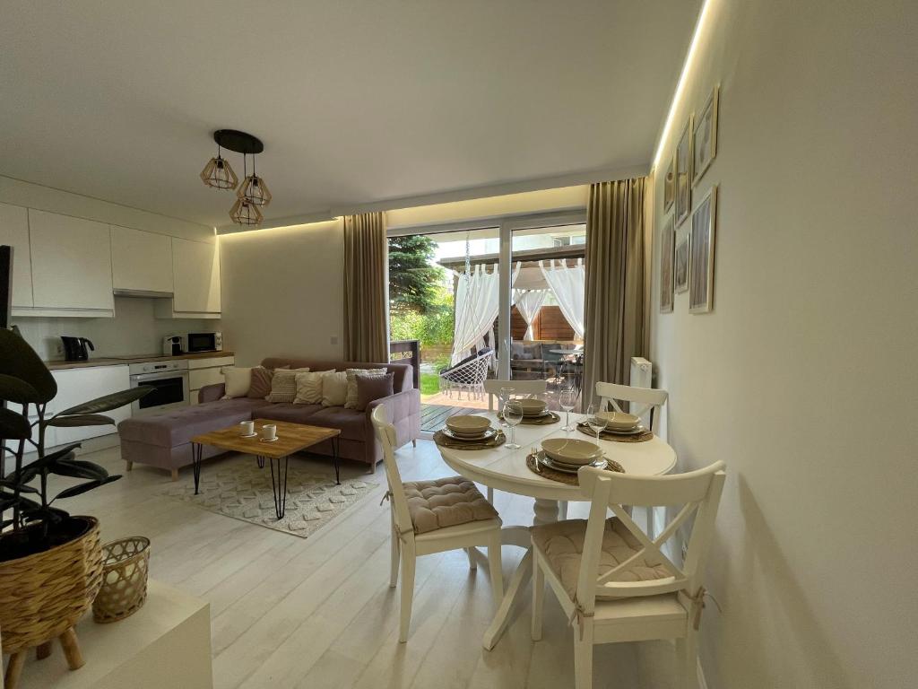Fotografia z galérie ubytovania Ogród Victorii - Apartament z dużym ogrodem, tarasem i altaną v destinácii Gdansk