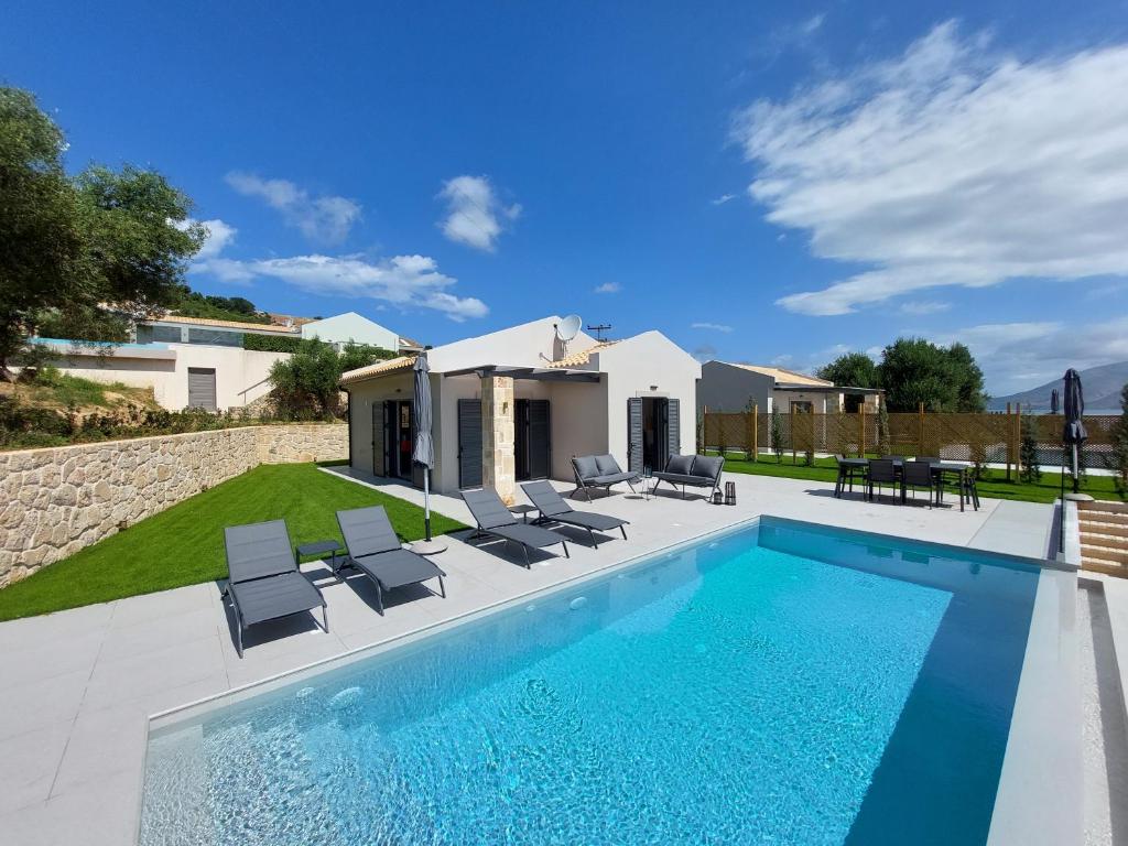 Bazén v ubytování Alekos Beach Houses-Elia Villas nebo v jeho okolí