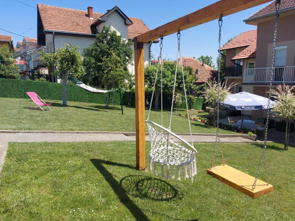 Zahrada ubytování Apartmani MALINA