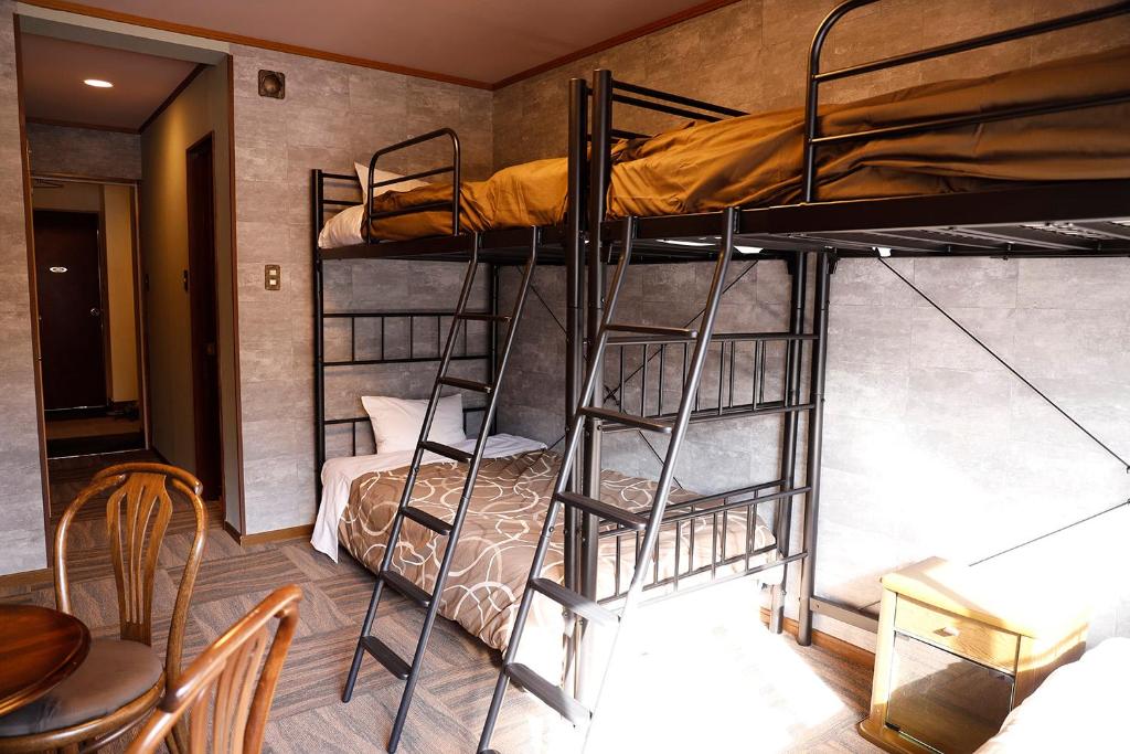 Paper Moon - Viervoudige Kamer Met Badkamer