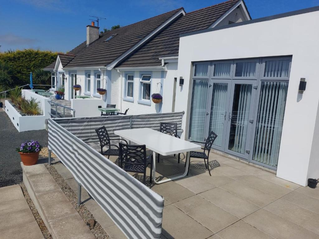 A balcony or terrace at Rest a While