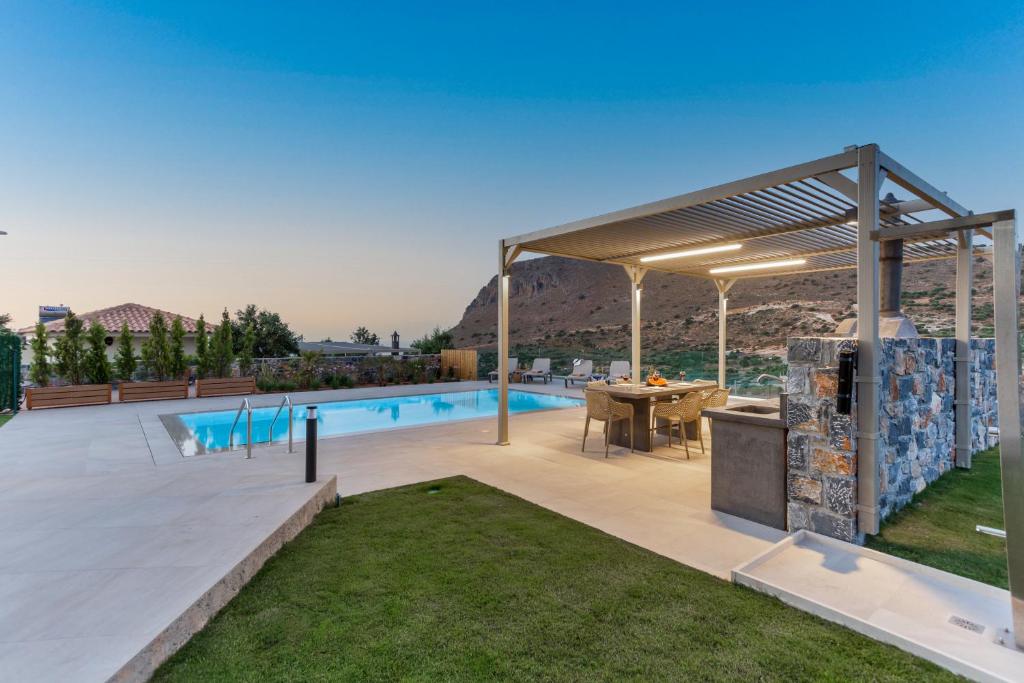 Bazén v ubytování Utopia Luxury Villas nebo v jeho okolí