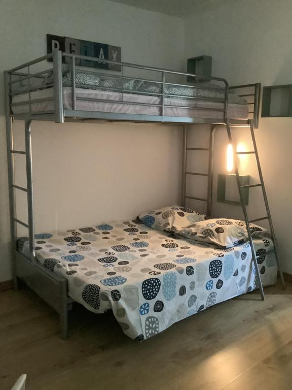Postel nebo postele na pokoji v ubytování Un séjour entre Nîmes et Montpellier