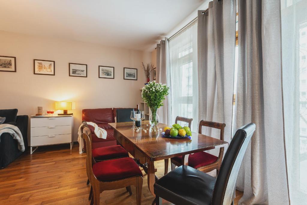 Część wypoczynkowa w obiekcie Gdanski Business Center Apartments