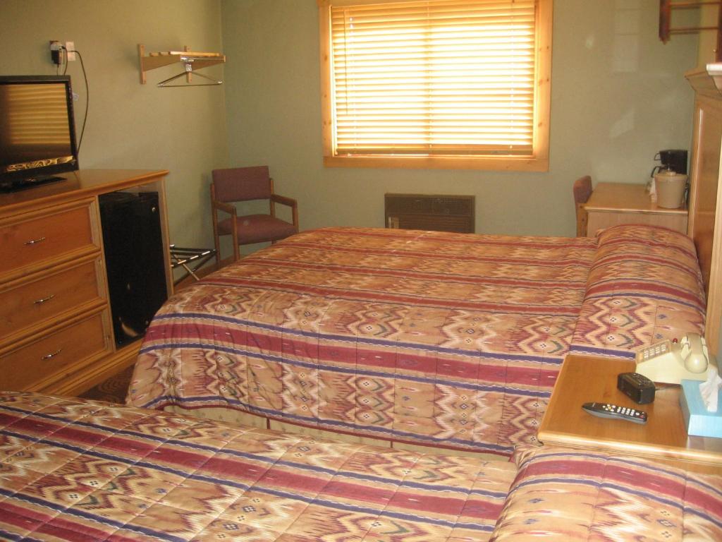 New Summit Inn photo