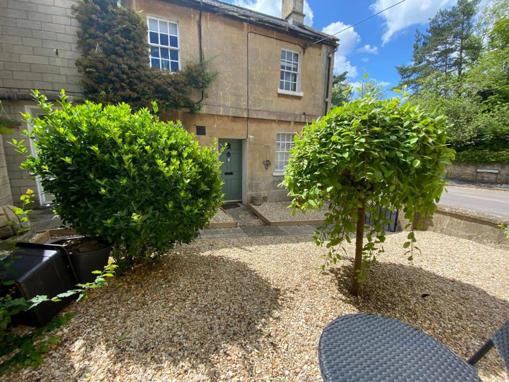 Chapel Cottage Idylic Village Holiday Home - Two-Bedroom House