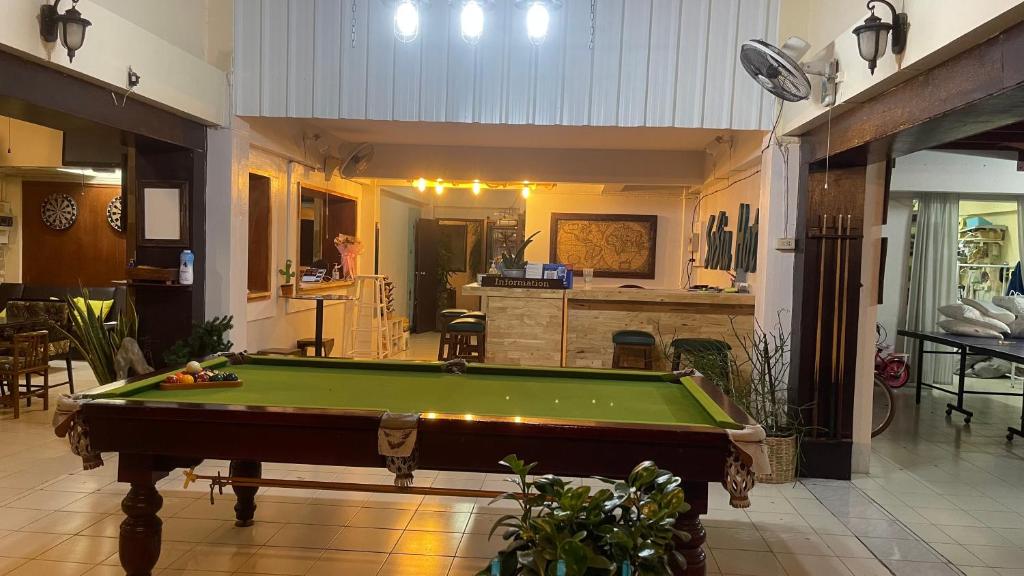 Biliár nebo kulečník v ubytování Sofia Hotel