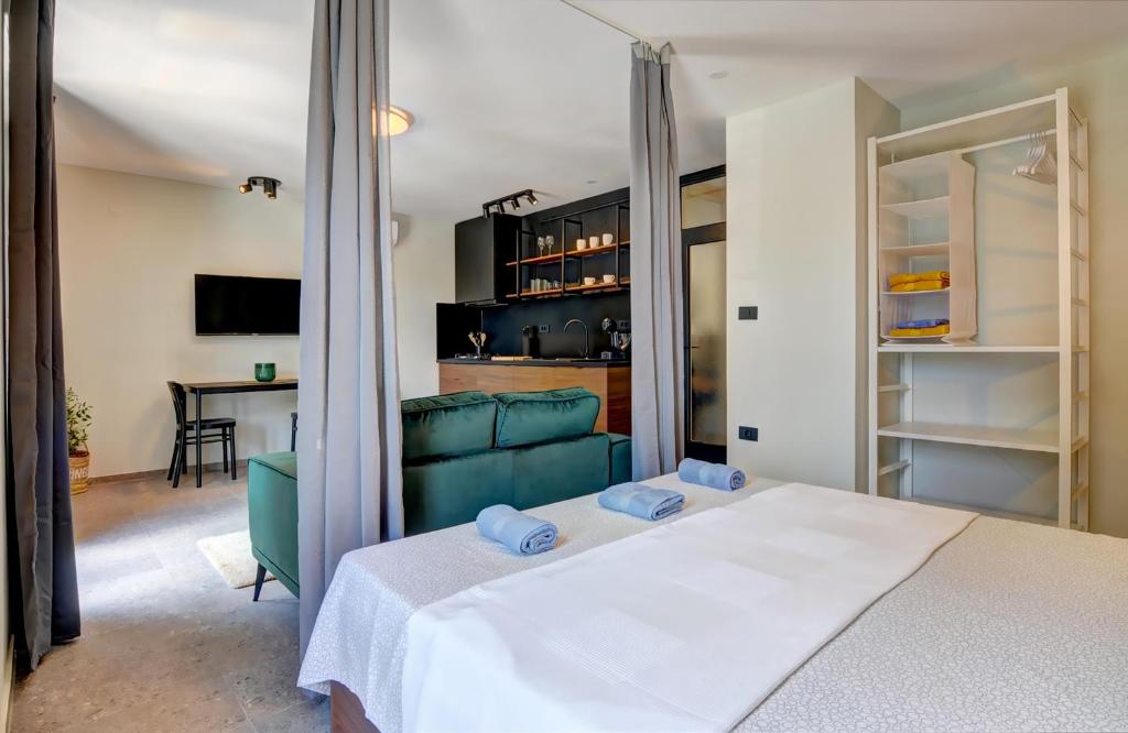 Postel nebo postele na pokoji v ubytování Centar Baba s apartment