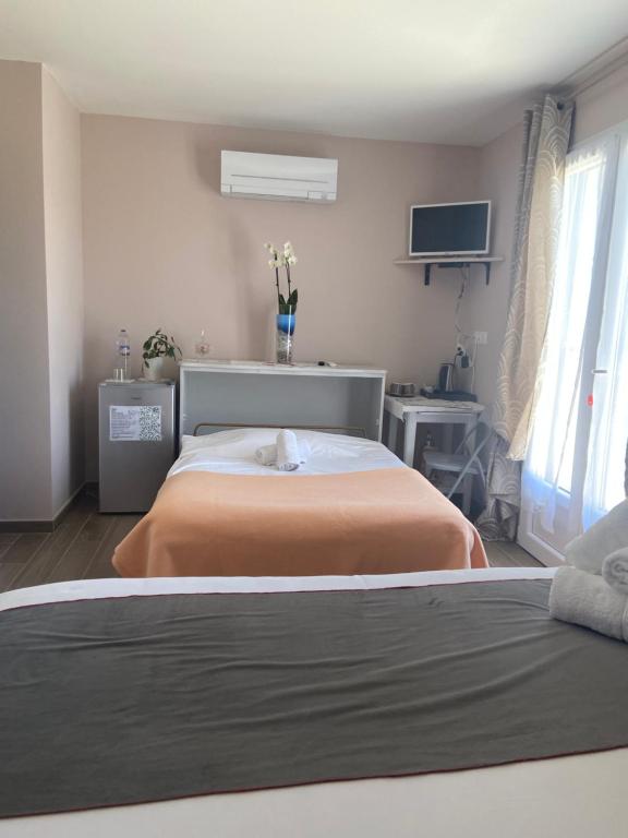 Esprit Etape - Habitación Deluxe (2 Adultos + 1 Niño)