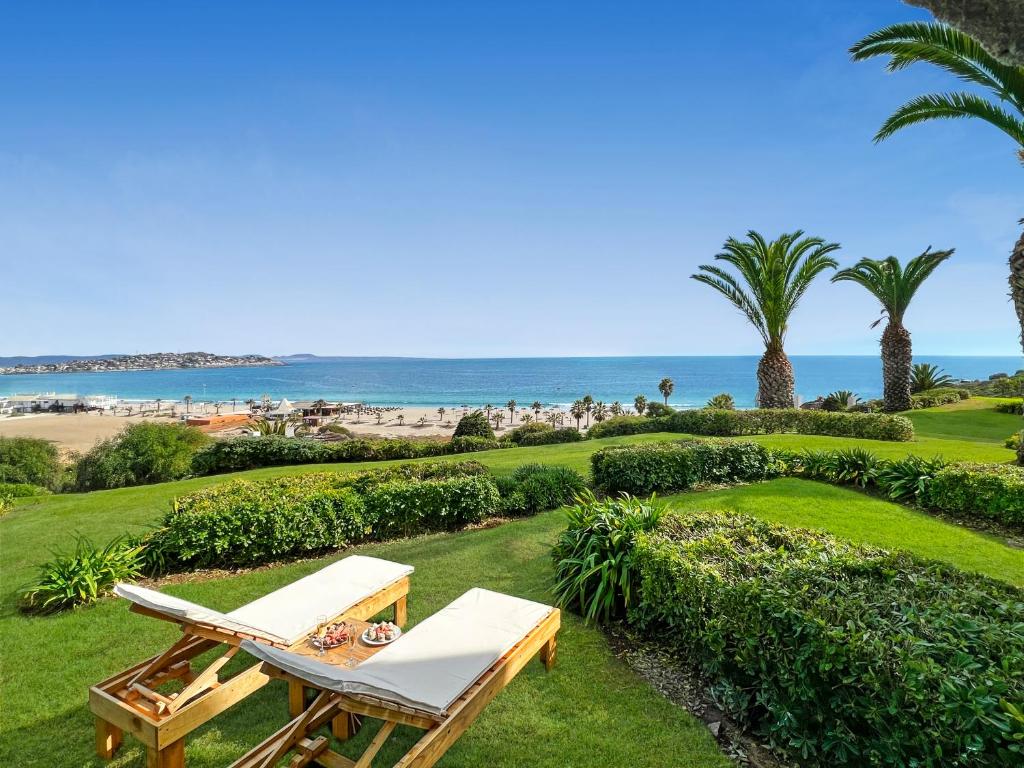 Puerto Velero Primera Línea Primer Piso con Jardín, Piscina y Playa! 2pax