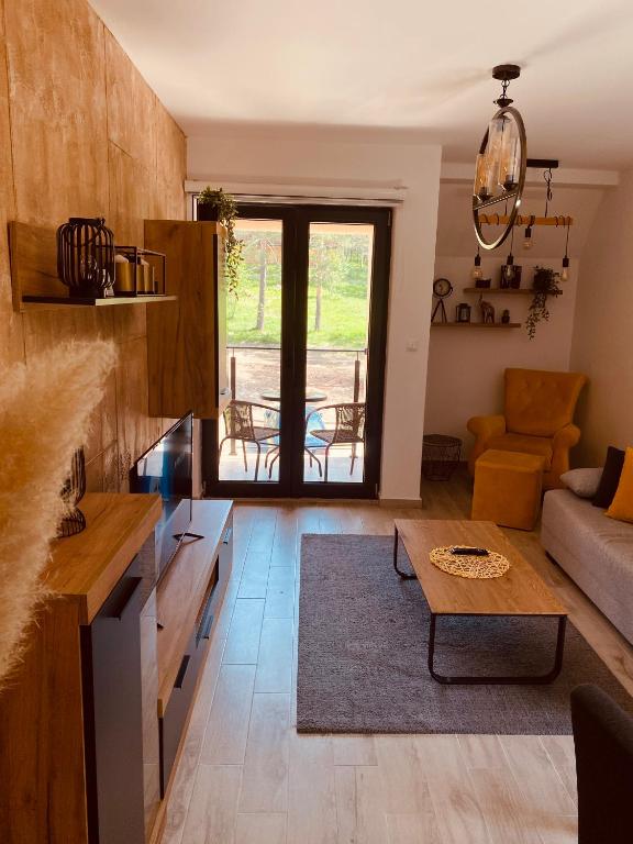 Kuchyň nebo kuchyňský kout v ubytování Masha Apartment