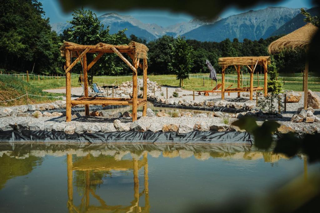 Fotografie z fotogalerie ubytování Glamping alp hut in camping Garden Park v destinaci Radovljica