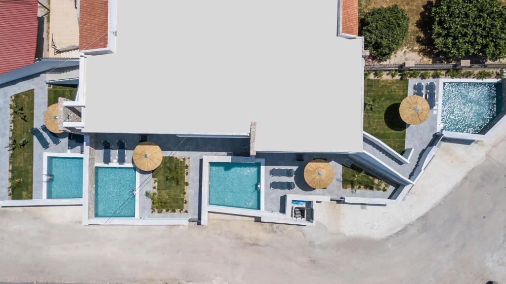 Dias Studios & Suites - 18