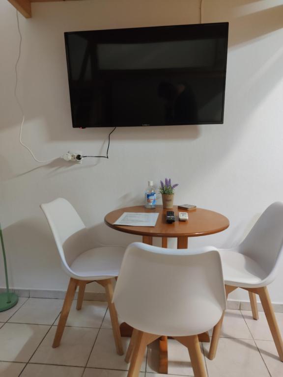 Hermanos City Apartment's - 12