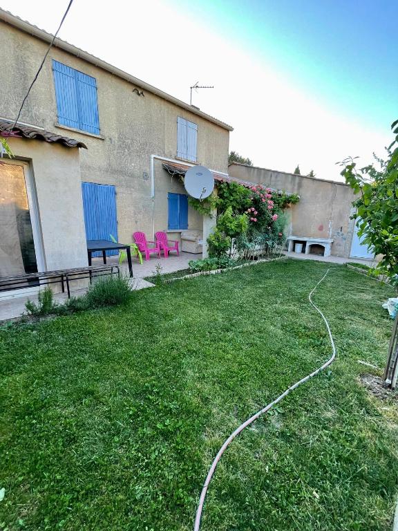 Villa Avignon- Montfavet en périphérique du centre ville d'Avignon WIFI avec grand parking - Hizvo