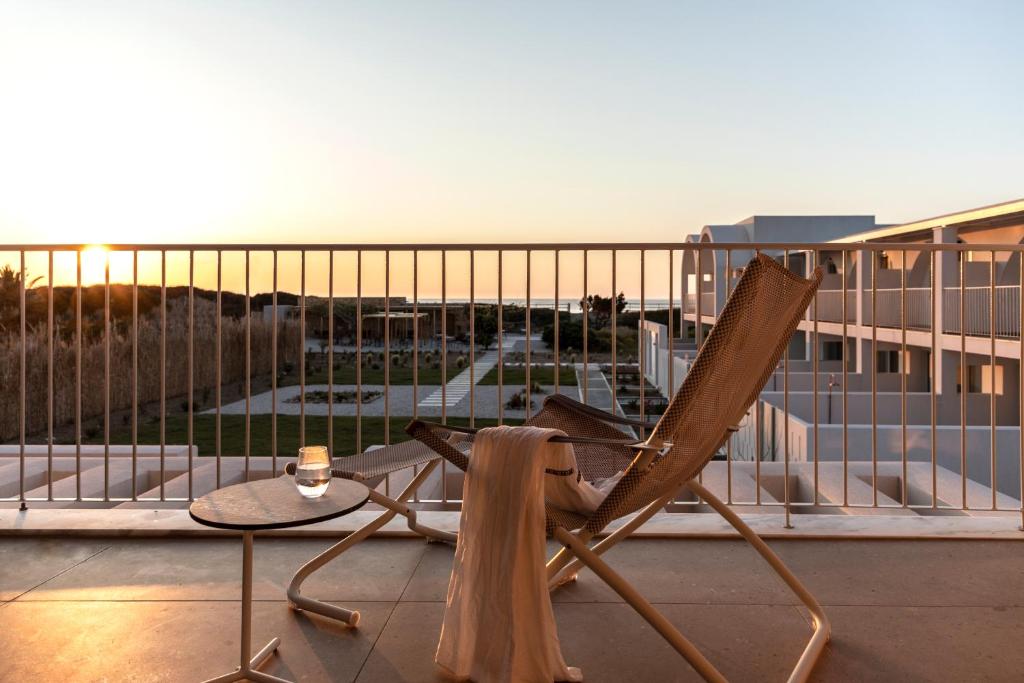 Balkón alebo terasa v ubytovaní ALERÓ Seaside Skyros Resort