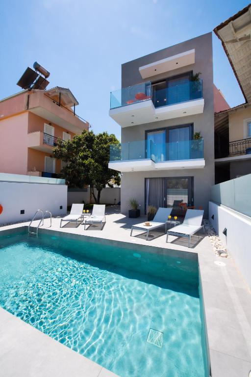 Bazén v ubytovaní Azul Apartments alebo v jeho blízkosti