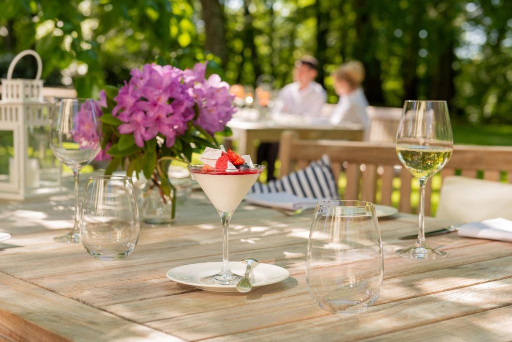 Vonkajšia záhrada v ubytovaní Pałac Ciekocinko Hotel Resort & Wellness