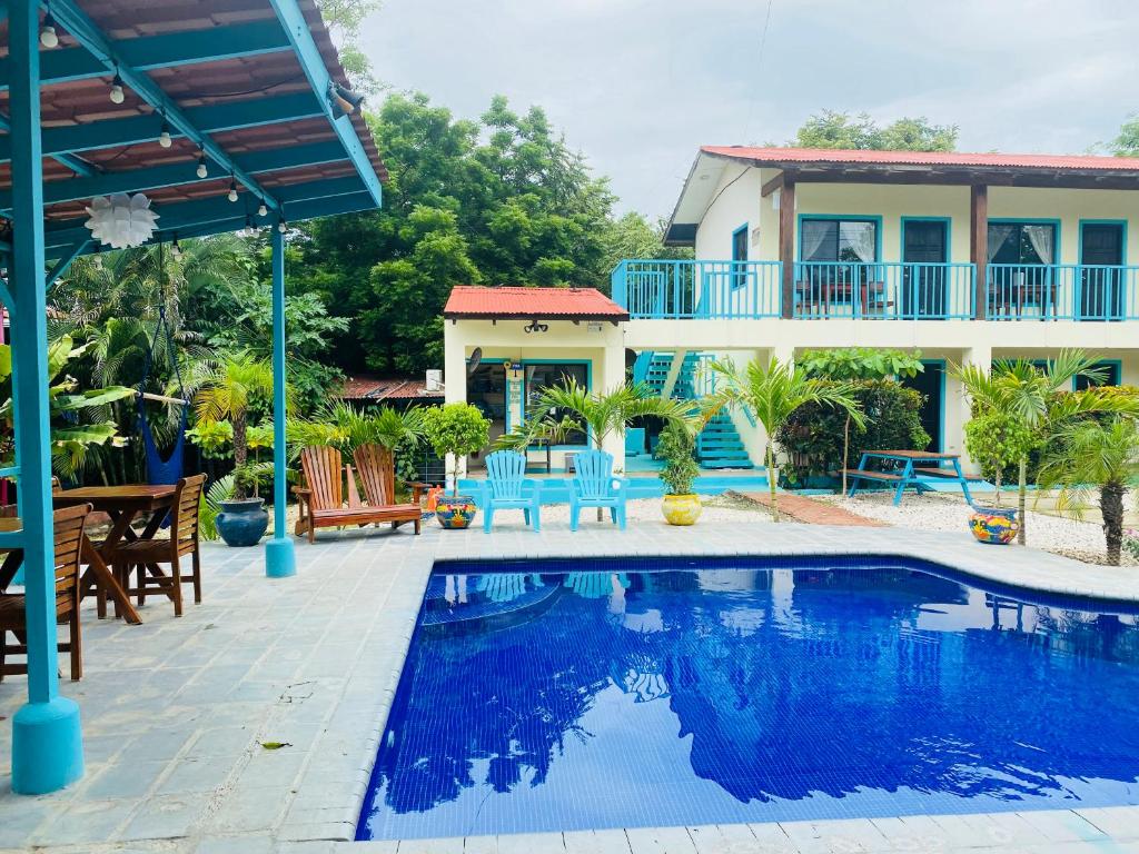 Bazén v ubytování Hotel Diversion Tropical nebo v jeho okolí