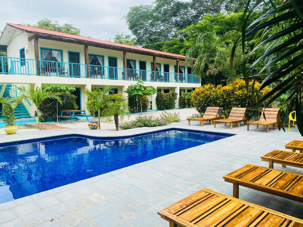 Bazén v ubytování Hotel Diversion Tropical nebo v jeho okolí