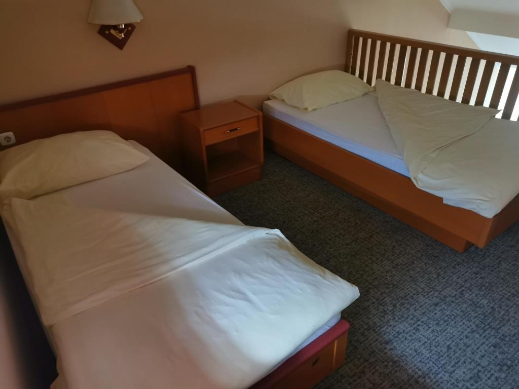 Hotel Delminium - Triple Room