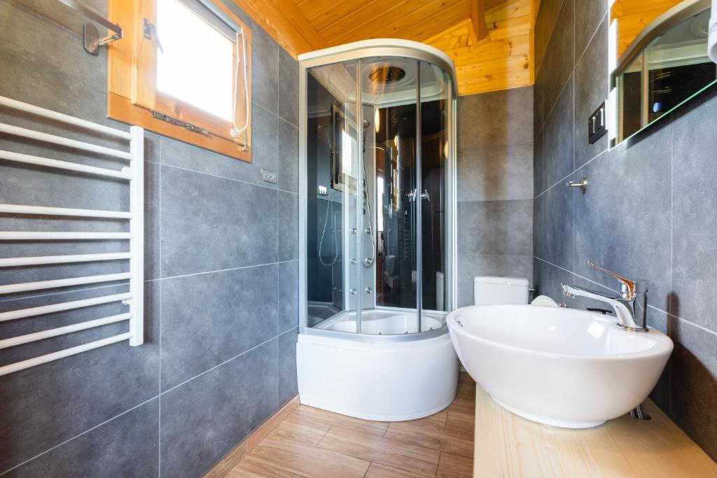 Kúpeľňa v ubytovaní Domek nad Rozlewiskiem
