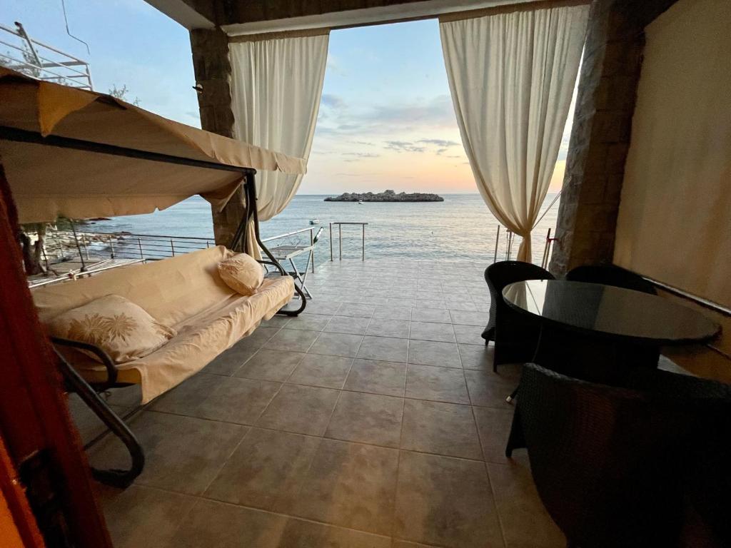 Postel nebo postele na pokoji v ubytování Apartments Lungo Mare