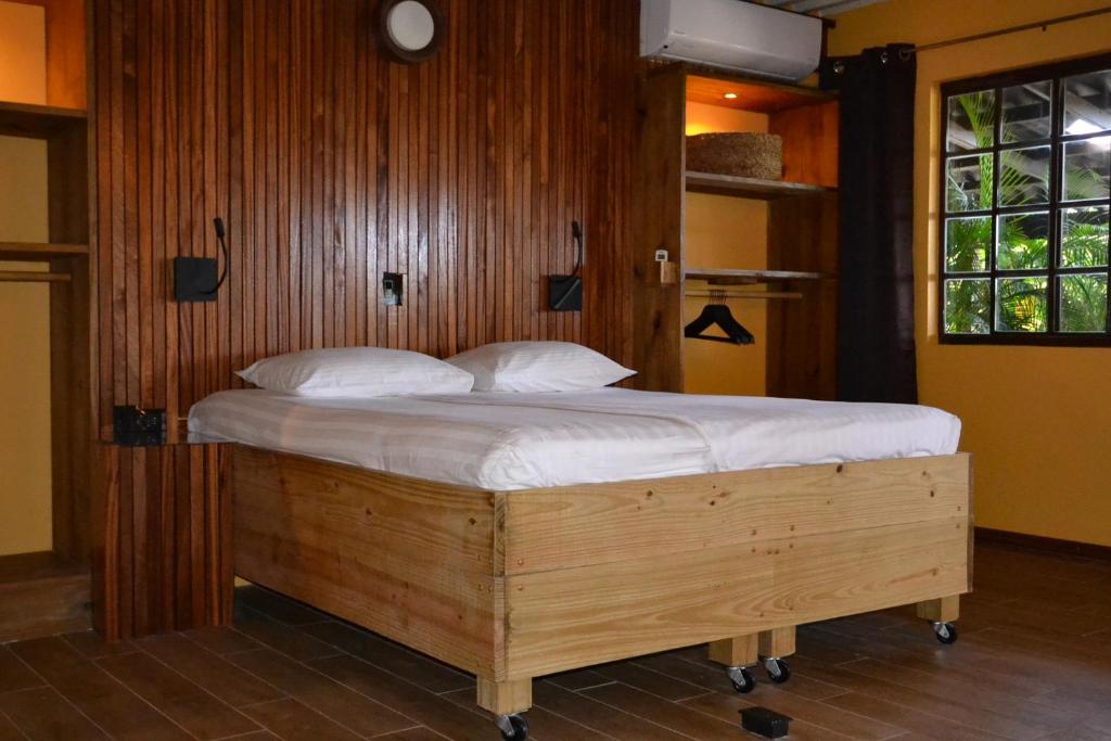 Postel nebo postele na pokoji v ubytování Jan Kok Lodges