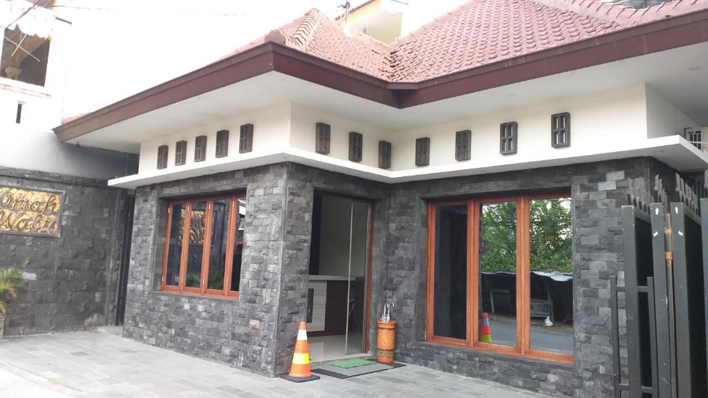 Omah Watu Homestay - Housity