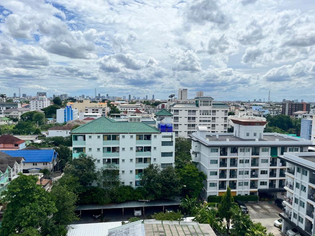 Zayn Express & Suites