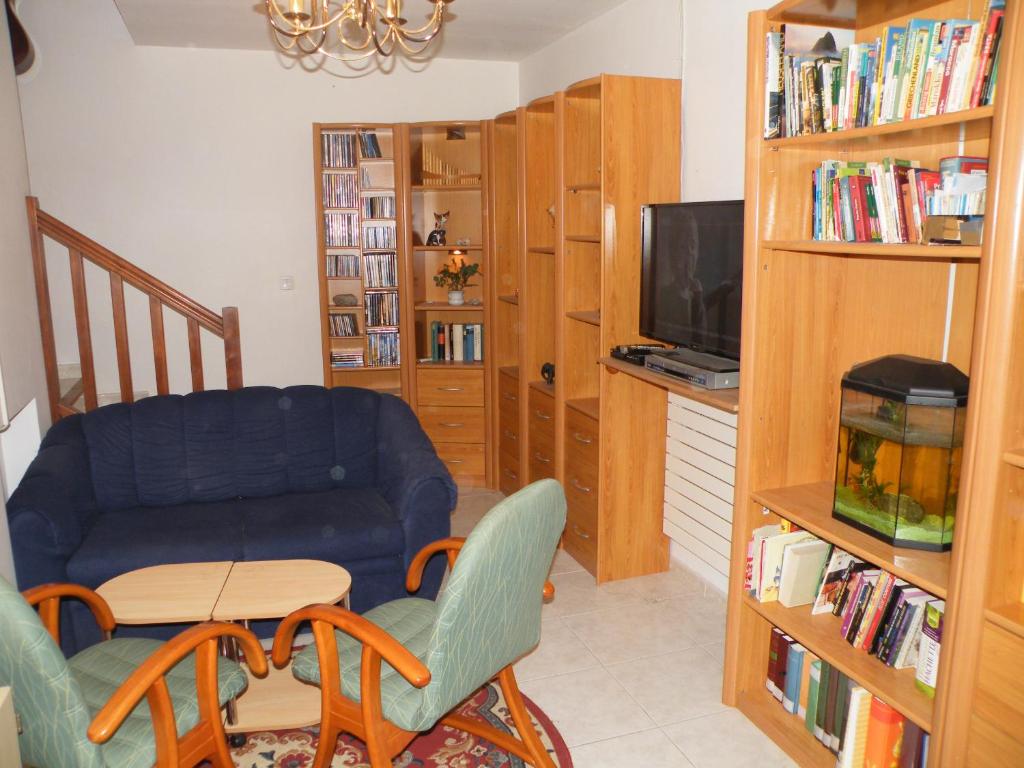 Knihovna v apartmánu
