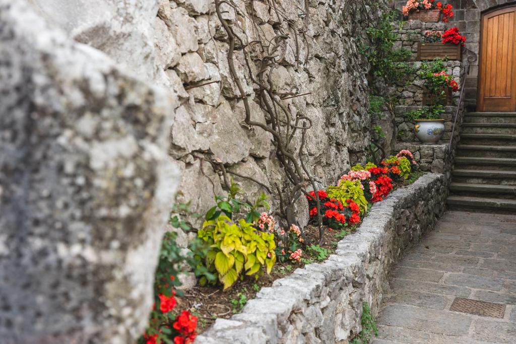 A garden outside Casale Ianus - Country house with Panoramic View