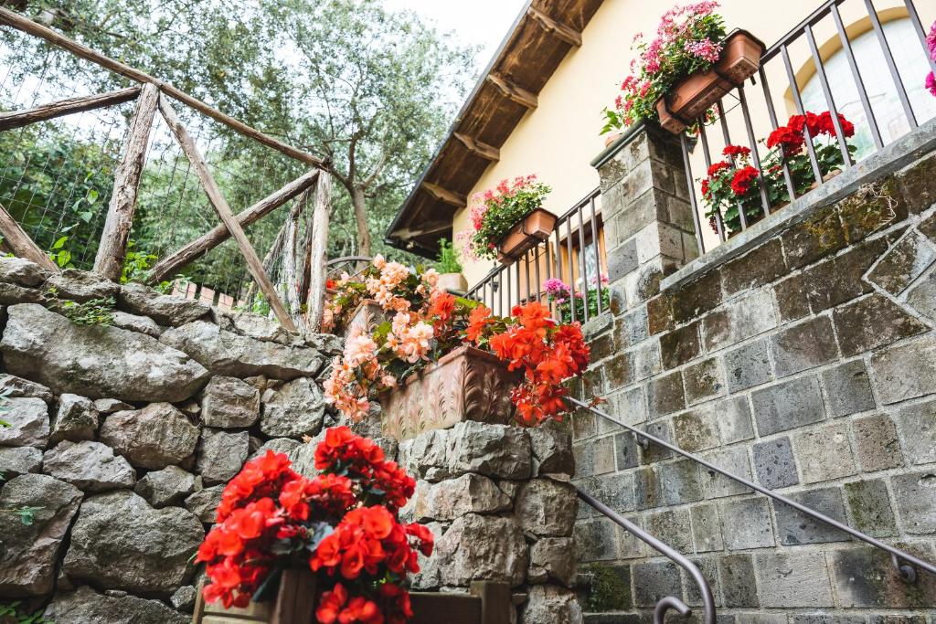 A garden outside Casale Ianus - Country house with Panoramic View