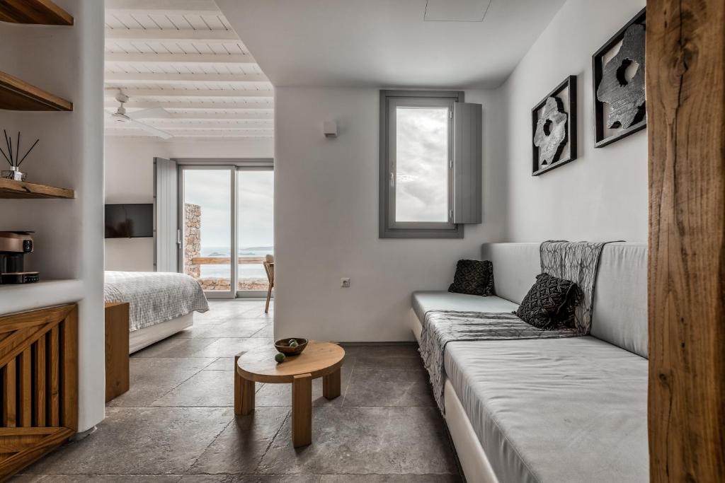 Postel nebo postele na pokoji v ubytování Alissachni Mykonos