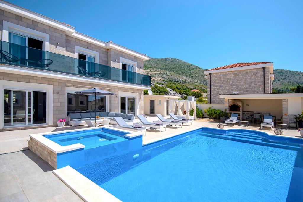 Luxury Villa Miriam with private pool and jet pool near Dubrovnik, Ivanica (updated prices 2024)