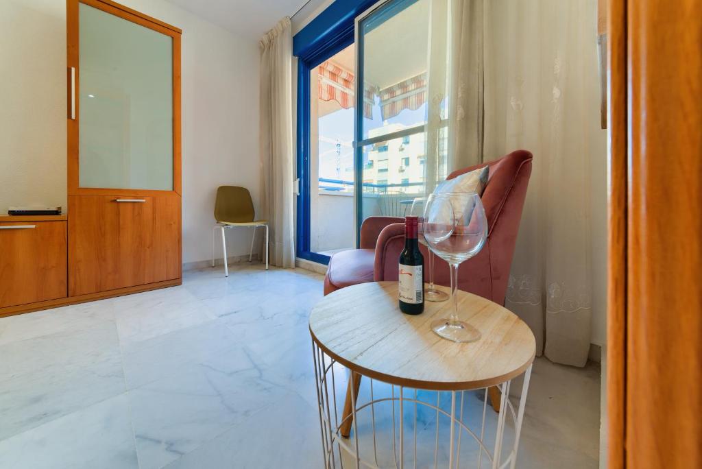 Część wypoczynkowa w obiekcie Holidays2Malaga Ayala 450 mts from beach & Terrace