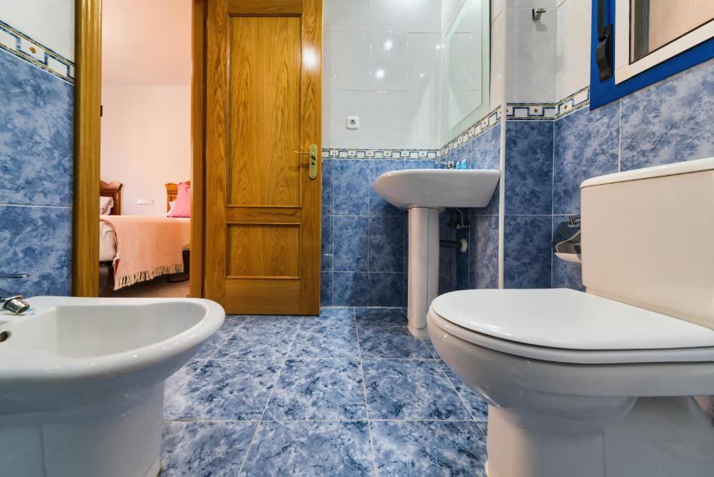 Łazienka w obiekcie Holidays2Malaga Ayala 450 mts from beach & Terrace