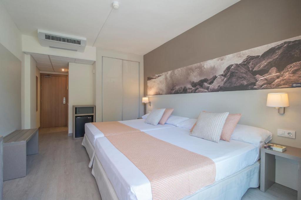 Hotel Salou Sunset by Pierre & Vacances - Family Room (3 Adults + 1 Children)